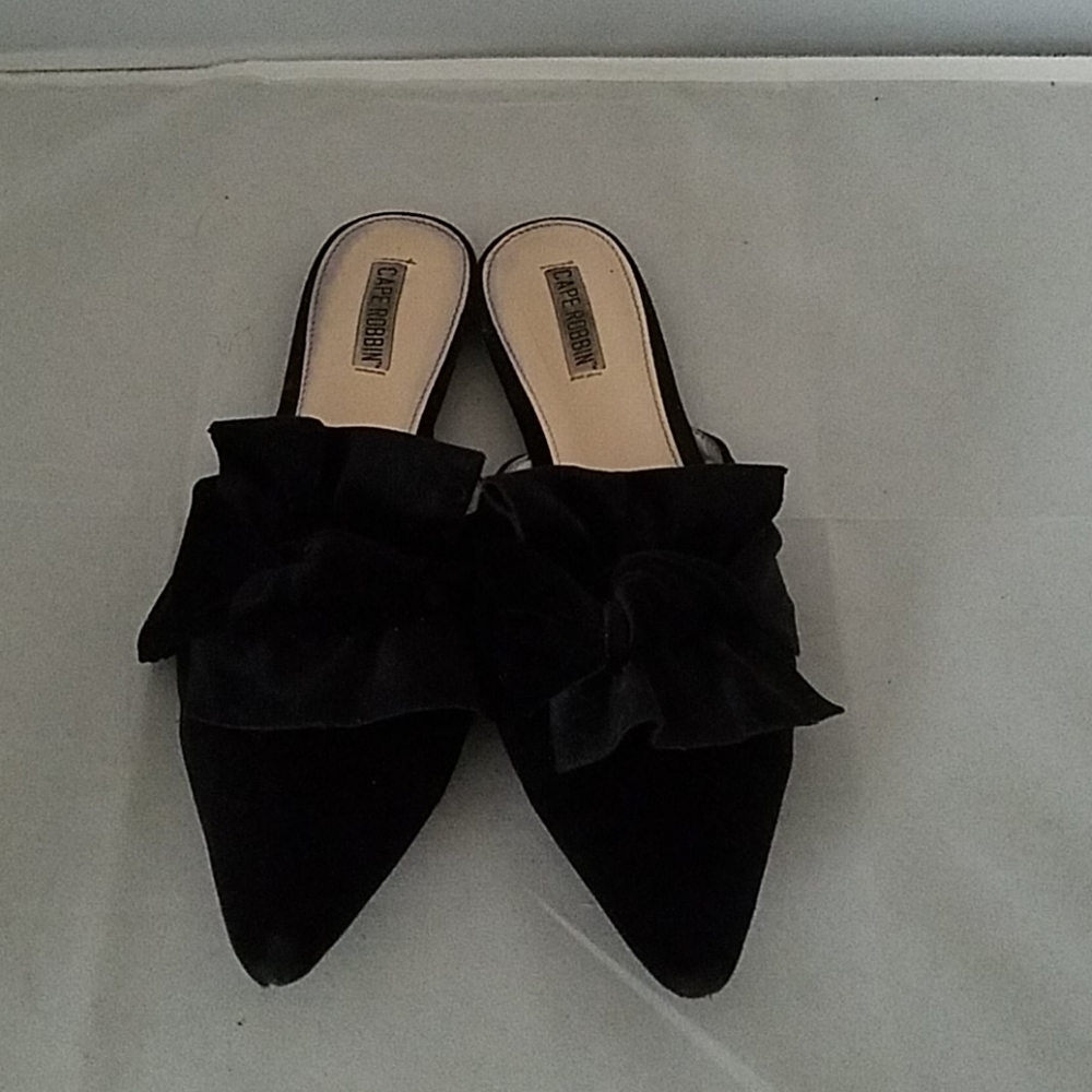 Cape Robbin Women Black Velvet Slides size 8.5M